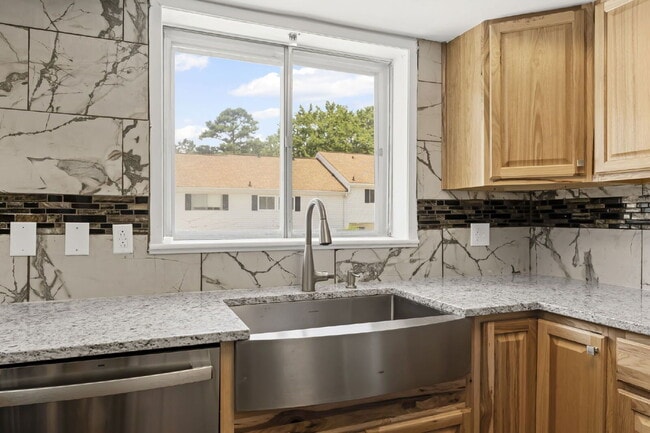 Building Photo - 7309 Cardigan Cir