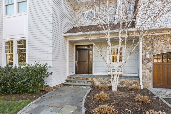 Building Photo - 30 Bayside Terrace