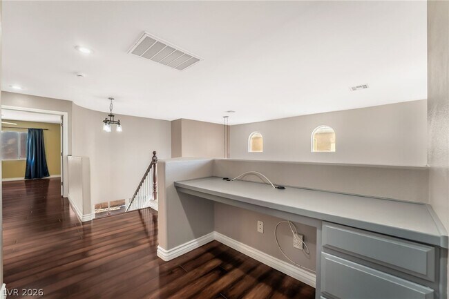 Building Photo - 4664 Deer Forest Ave