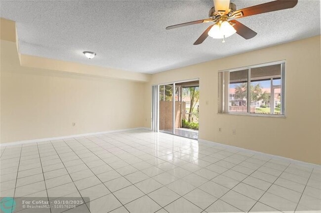 Building Photo - 640 N University Dr