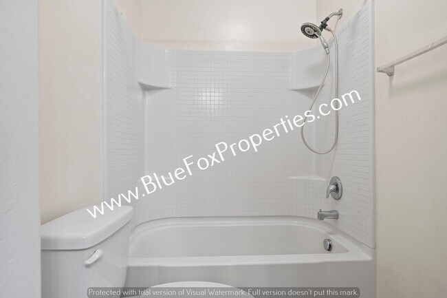 Building Photo - 8784 N Western Red Cedar Dr