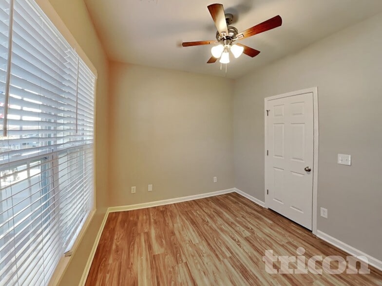 Building Photo - 4006 Eastside Ct