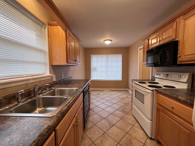 Building Photo - 5629 S Harvard Ct