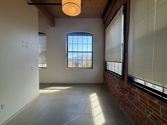 Building Photo - 88 Gerrish Ave
