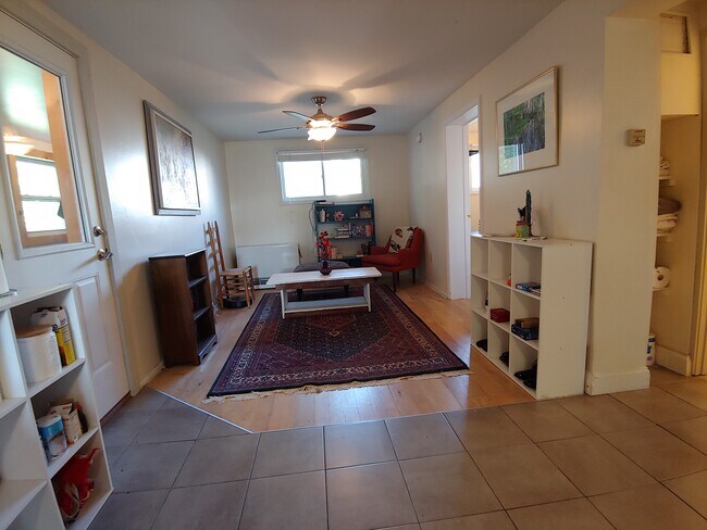 Building Photo - Spring