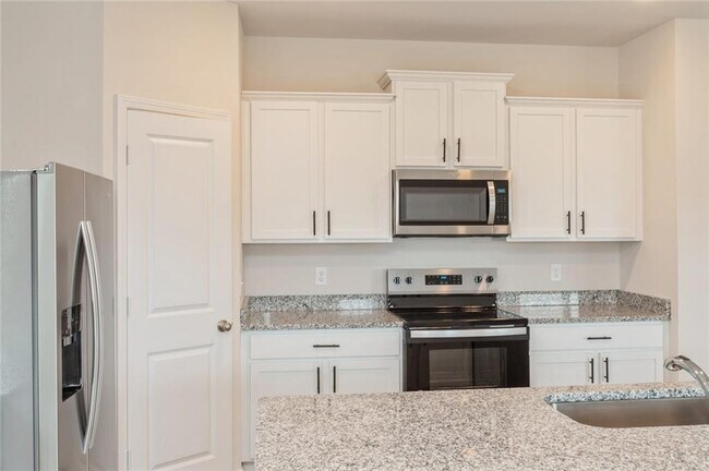 Building Photo - 624 Mackenzie Cv