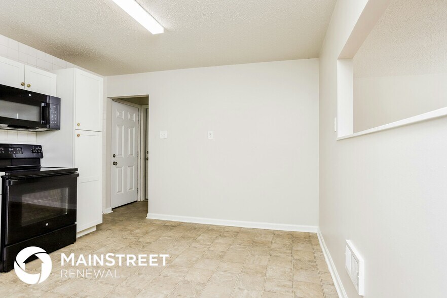 Building Photo - 1455 Broadlawns Ln