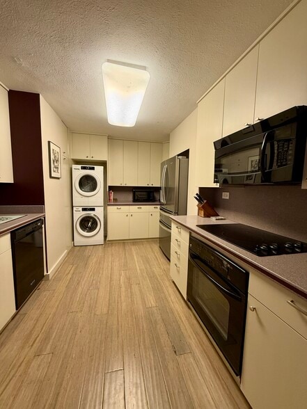 Building Photo - 14 Aulike St