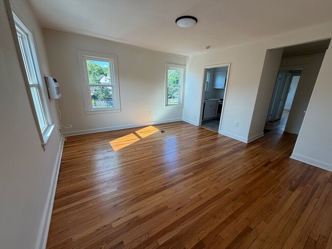 Building Photo - 223 Bellevue Ave