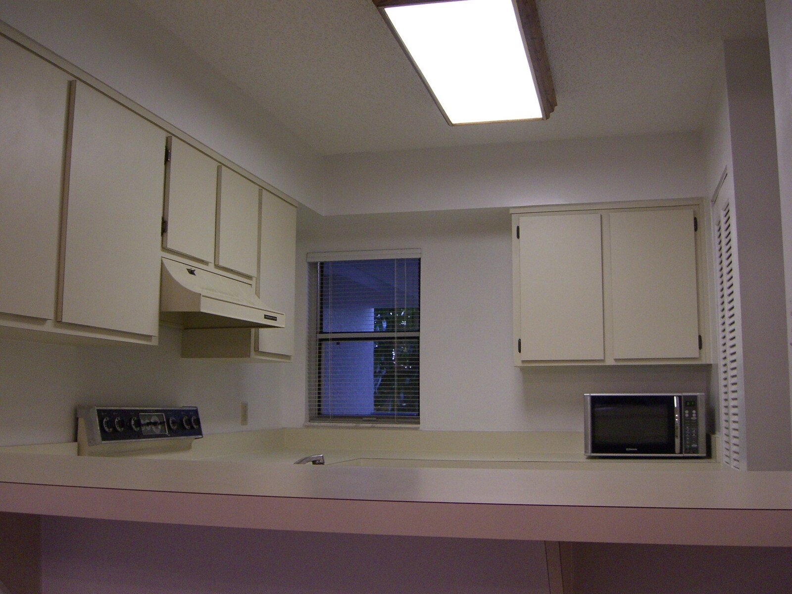 Building Photo - 5537 Sea Forest Dr