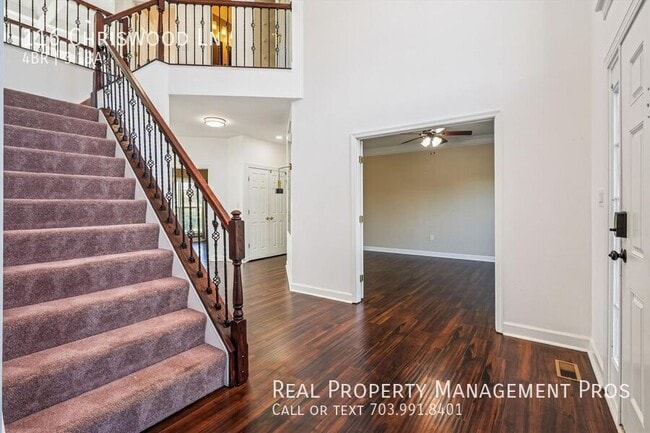 Building Photo - 116 Chriswood Ln