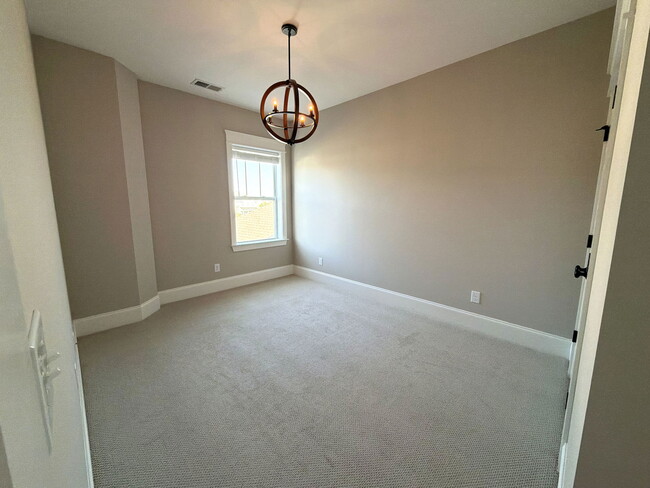 Building Photo - 1636 Juliana St