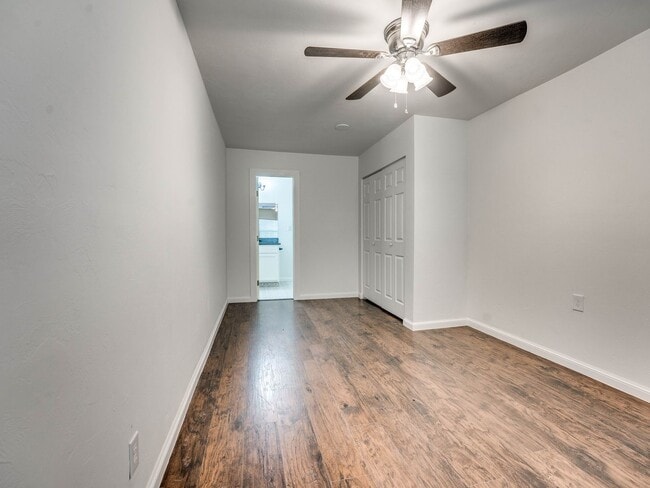 Building Photo - 4 bedroom 2 bath home in Shawnee!