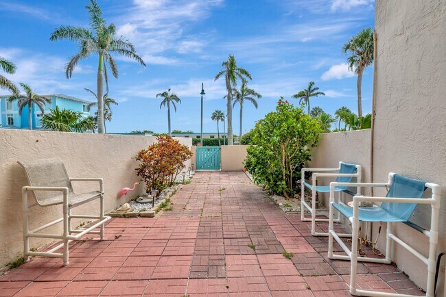 Building Photo - 355 S Ocean Dr