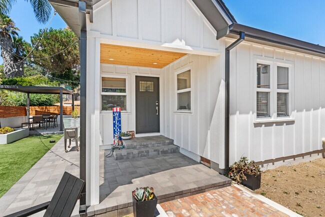 Building Photo - 246 Copper Ave