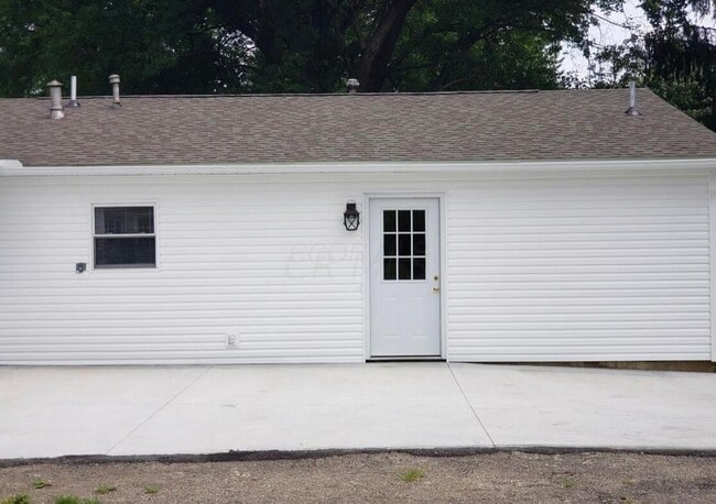 Building Photo - 208 Melody Ln