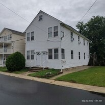 Building Photo - 32 Bay Ave