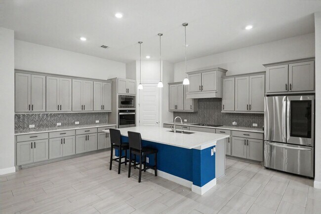 Building Photo - Stunning 4BR Home with 3-Car Garage in Turning Stone - Realtor Commission: $750