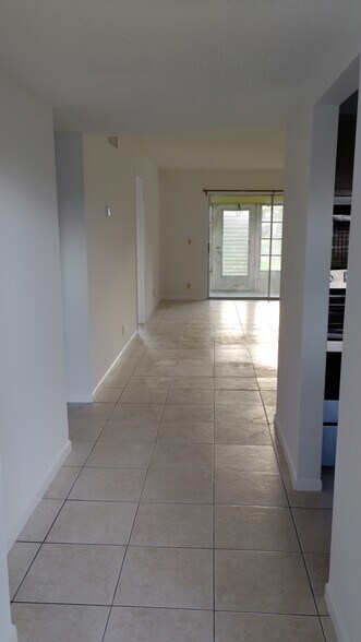 Building Photo - 2800 Fiore Way
