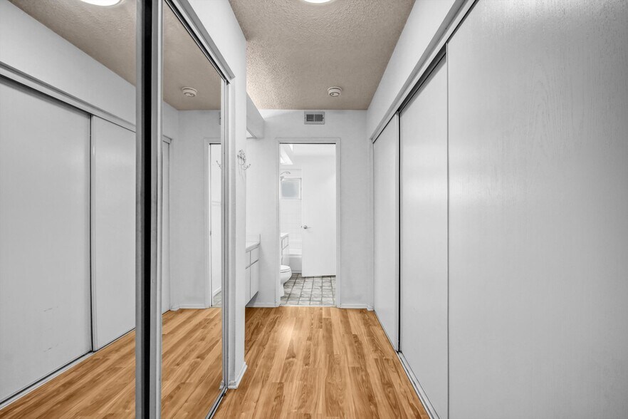 Building Photo - 23930 Arroyo Park Dr