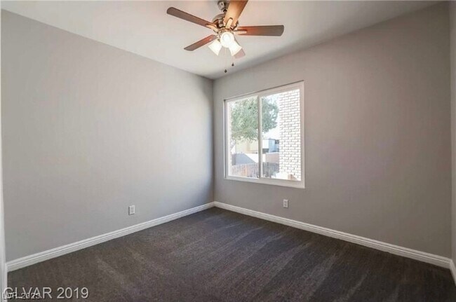 Building Photo - 1511 Living Desert Dr