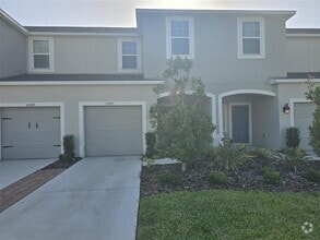 Building Photo - 10573 Oakside Dr