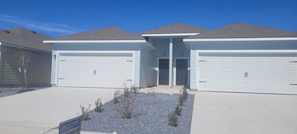 Building Photo - 618 Grayson Ln