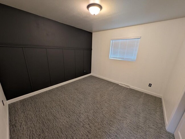 Building Photo - 1167 Westview Dr