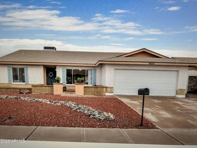 Primary Photo - 4852 W Cochise Dr