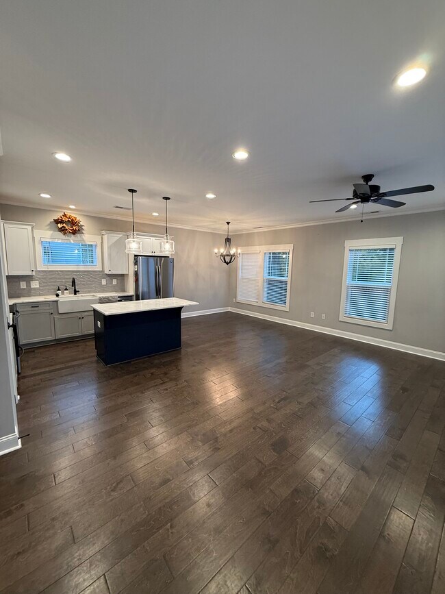 Building Photo - Andrews House