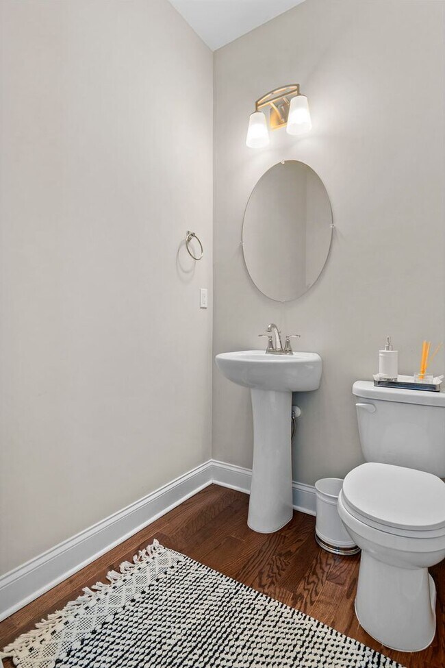 Building Photo - 6508 Satjanon Dr