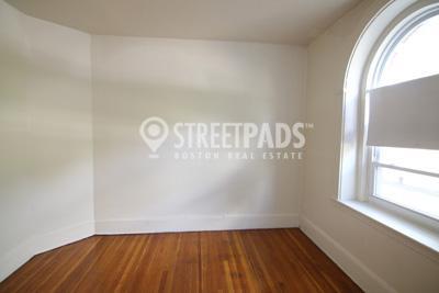Building Photo - 1 bedroom in Brookline MA 02446
