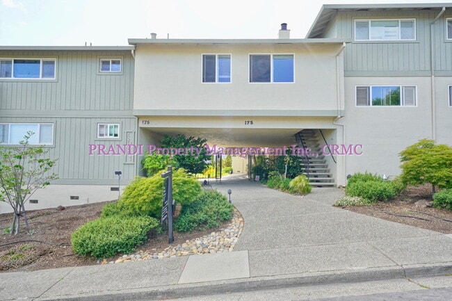Building Photo - "Charming 1-Bed Condo Retreat in Greenbrae – Spacious 894 Sq Ft Living!"