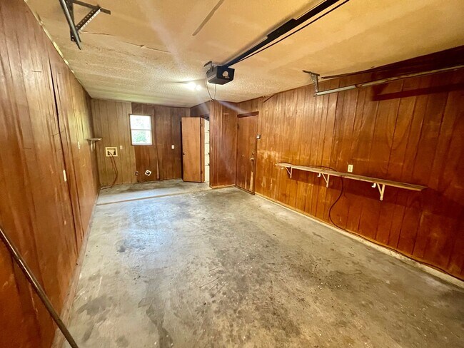 Building Photo - 2947 Ruby Dr