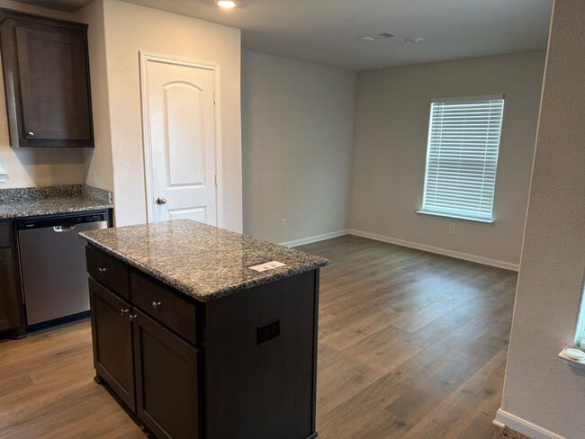 Building Photo - 4247 Possumhaw Dr