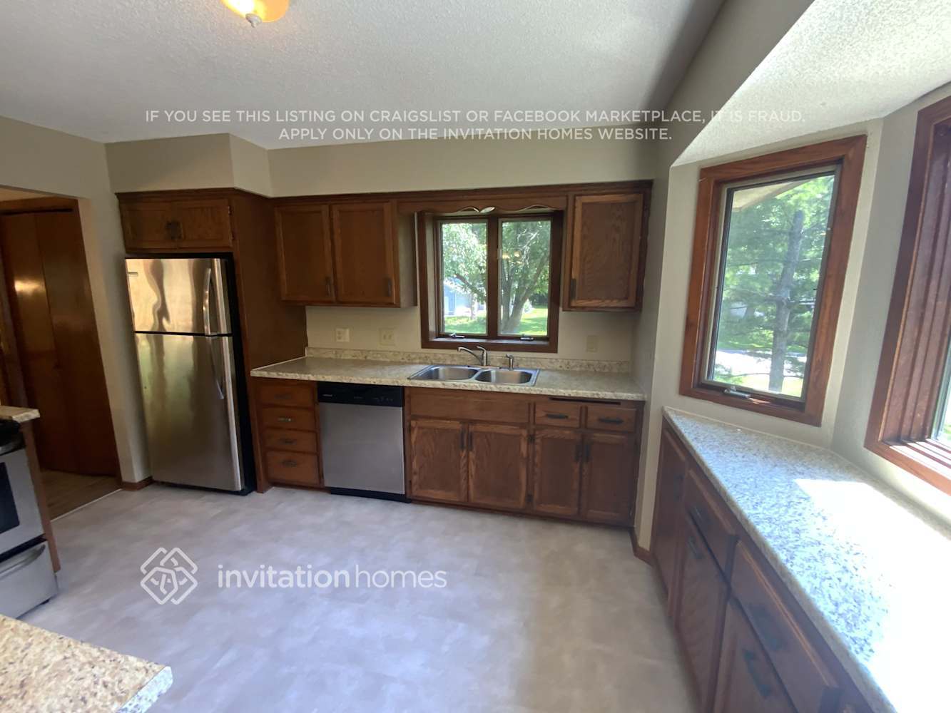 Building Photo - 8641 N Girard Ave