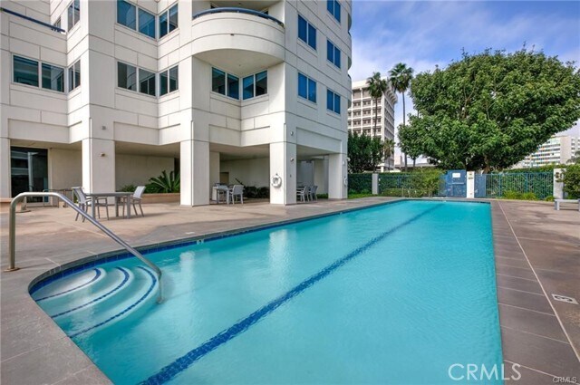 Building Photo - 525 E Seaside Way