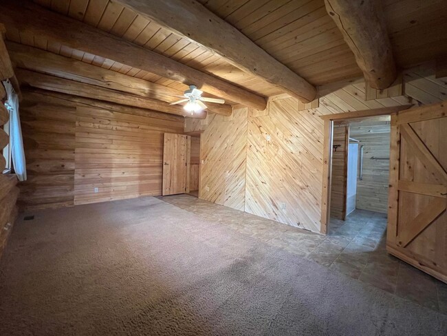 Building Photo - Enchanting Log Home for Lease