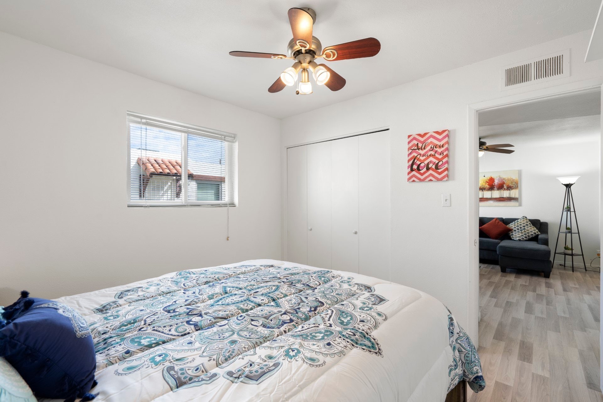 Building Photo - 8066 E Oak St