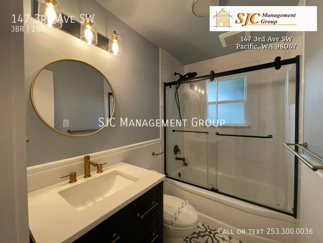 Building Photo - 147 3rd Ave SW