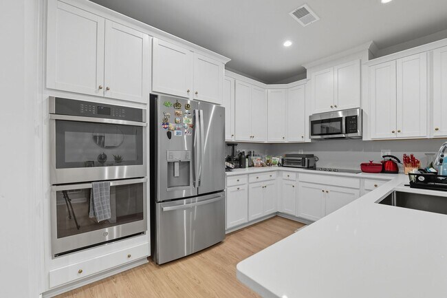 Building Photo - 707 Thomas Ln