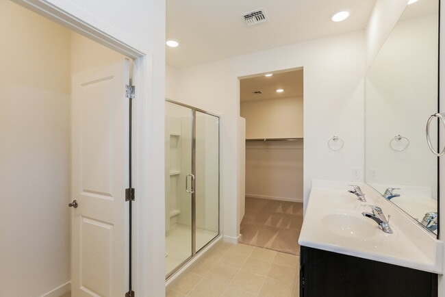 Building Photo - 25258 N 144th Dr