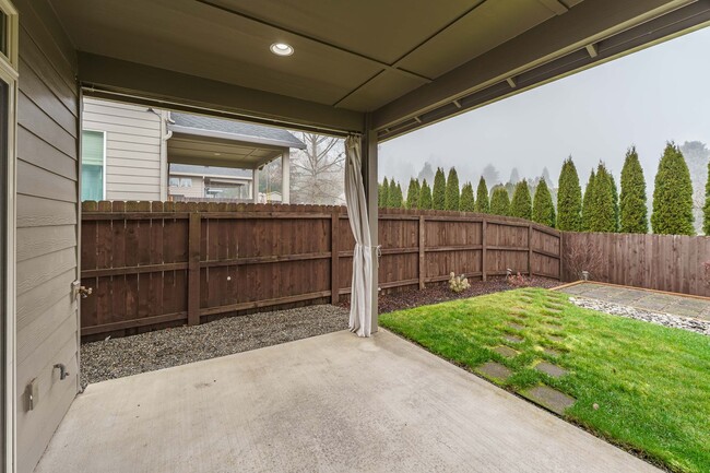 Building Photo - Stunning Salmon Creek Gem for Rent! - 3 Be...