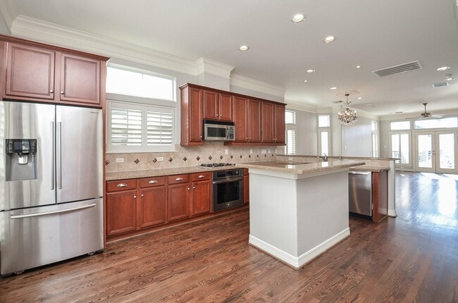 Building Photo - 625 Hartman St