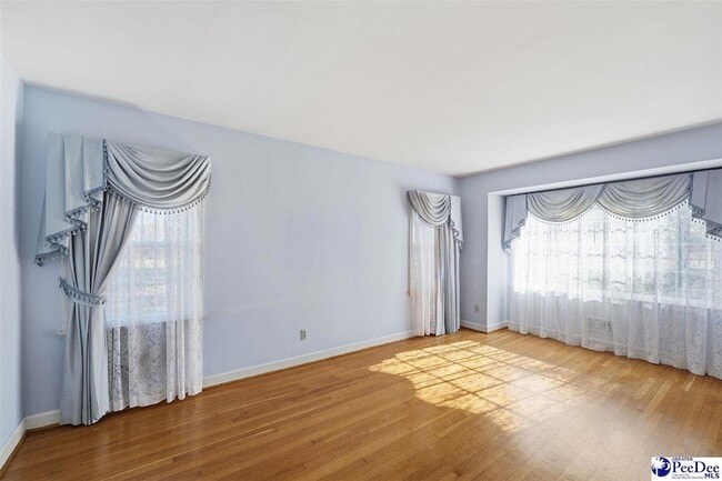 Building Photo - 2218 N Douglas St