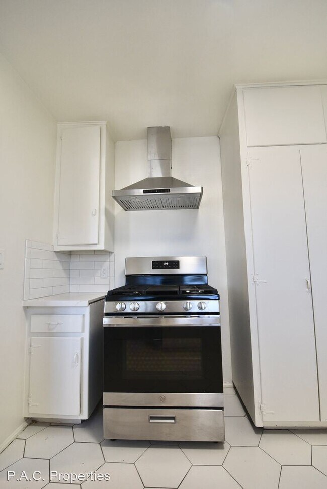 Building Photo - 1 br, 1 bath Apartment - 4658 Colfax Avenu...