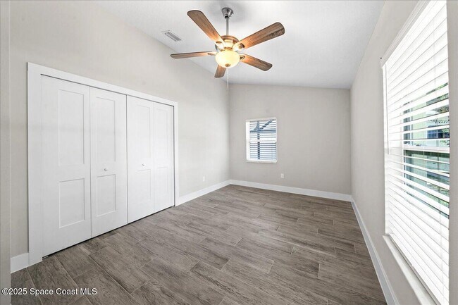 Building Photo - 2060 Newfound Harbor Dr