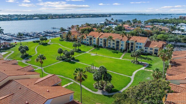 Building Photo - 103 Yacht Club Way