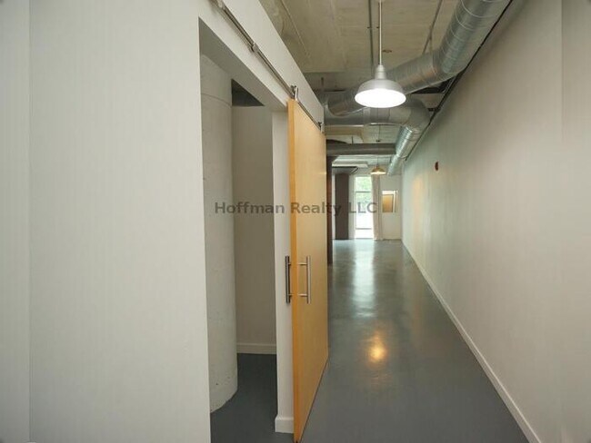 Building Photo - Chanel Side Condo