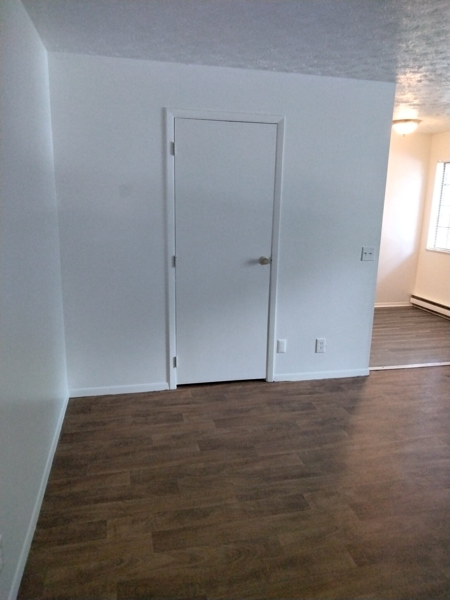 Building Photo - 350 Vista Dr